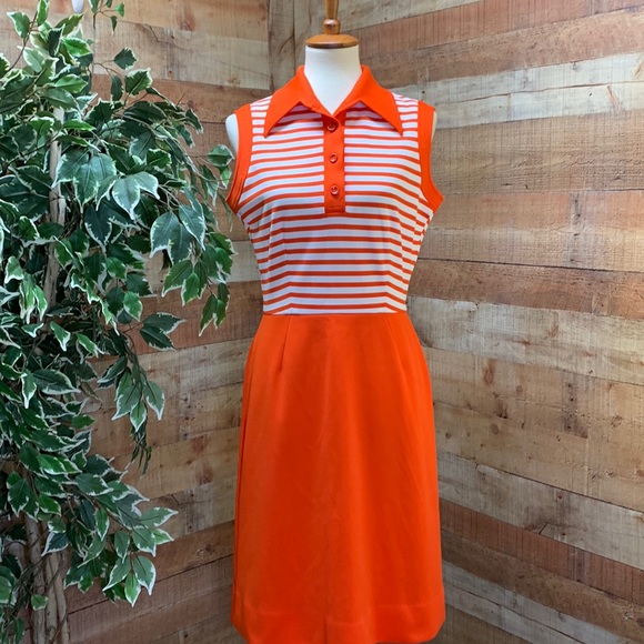 Vintage Dresses & Skirts - BUTTE KNIT Vintage 1960’s Mod Sleeveless Red White Stripe Dagger Collar Dress